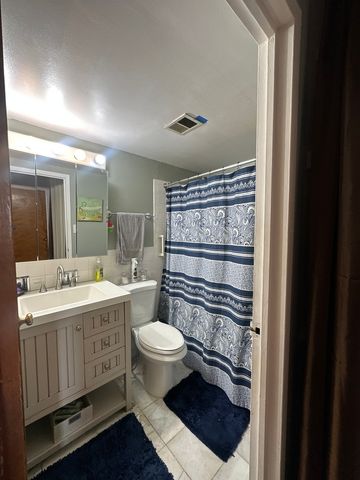 9725 S Karlov Avenue 401, Oak Lawn, IL 60453