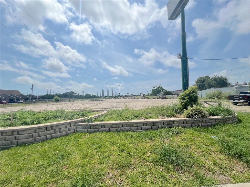 5902 S Staples St, Corpus Christi, TX 78413 — photo 3