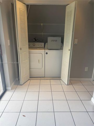 1815 NW 56th Ter 15, Lauderhill, FL 33313