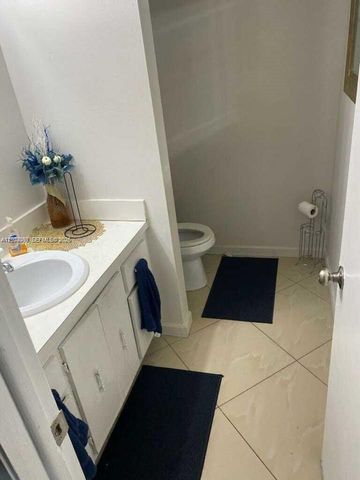 1815 NW 56th Ter 15, Lauderhill, FL 33313
