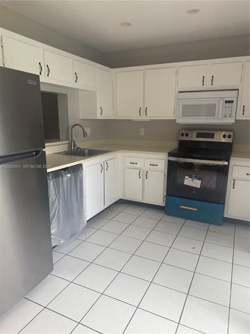 1815 NW 56th Ter 15, Lauderhill, FL 33313