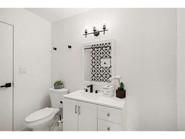 7755 E Quincy Ave 301A2, Denver, CO 80237