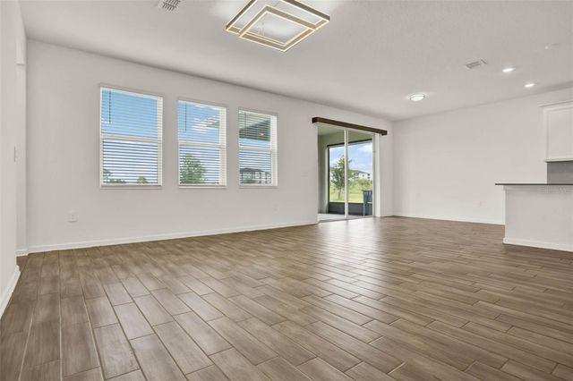 8114 SAYINGS DRIVE, Winter Garden, FL 34787