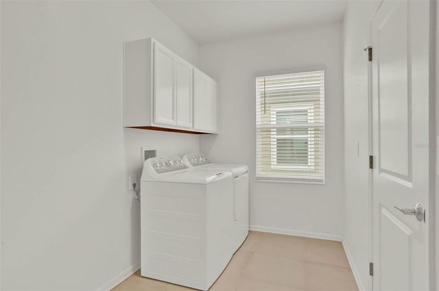 8114 SAYINGS DRIVE, Winter Garden, FL 34787