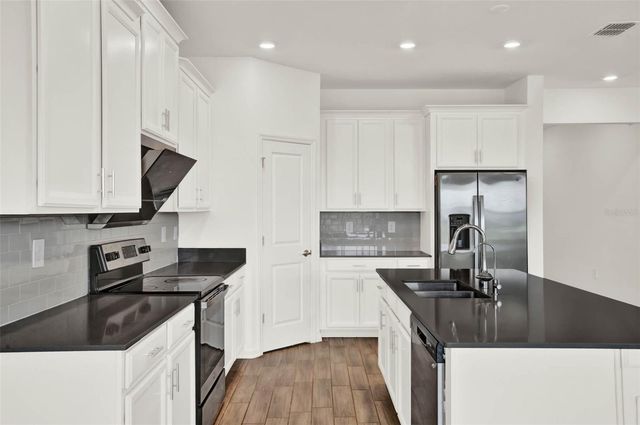 8114 SAYINGS DRIVE, Winter Garden, FL 34787