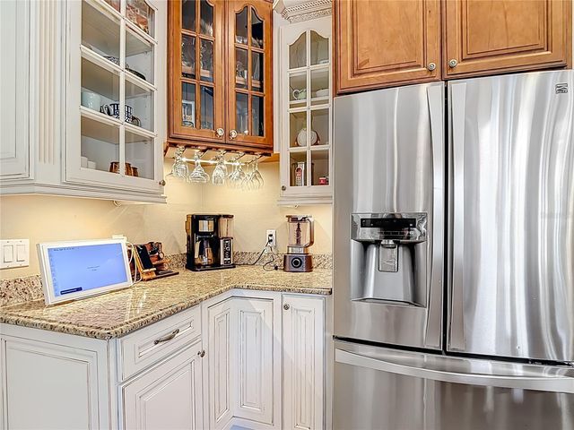 2425 VALRICO FOREST DRIVE, Valrico, FL 33594