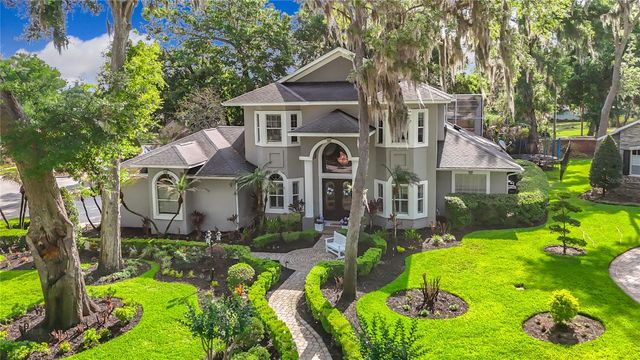 2425 VALRICO FOREST DRIVE, Valrico, FL 33594