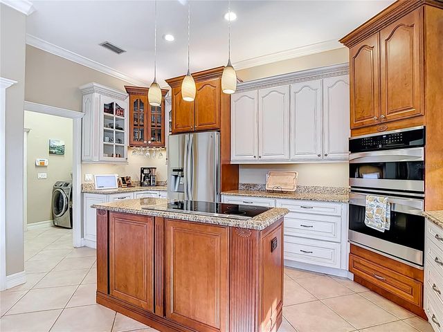 2425 VALRICO FOREST DRIVE, Valrico, FL 33594