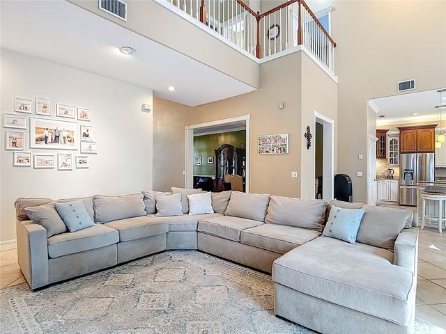 2425 VALRICO FOREST DRIVE, Valrico, FL 33594