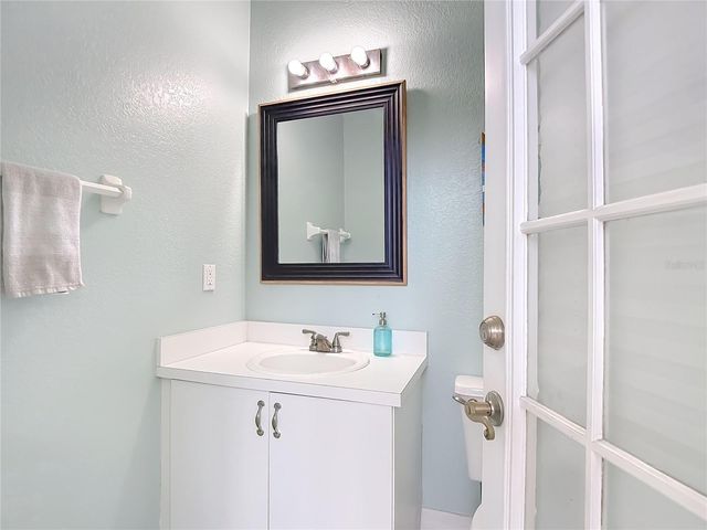 2425 VALRICO FOREST DRIVE, Valrico, FL 33594