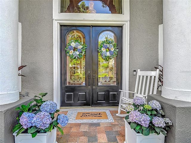 2425 VALRICO FOREST DRIVE, Valrico, FL 33594