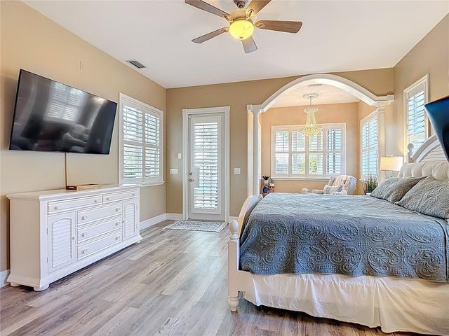 2425 VALRICO FOREST DRIVE, Valrico, FL 33594