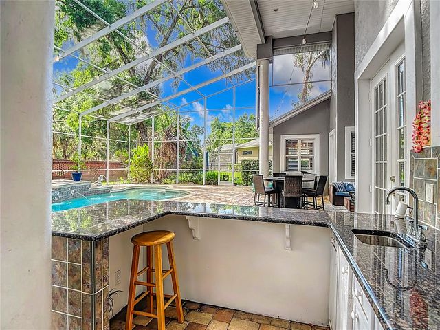 2425 VALRICO FOREST DRIVE, Valrico, FL 33594