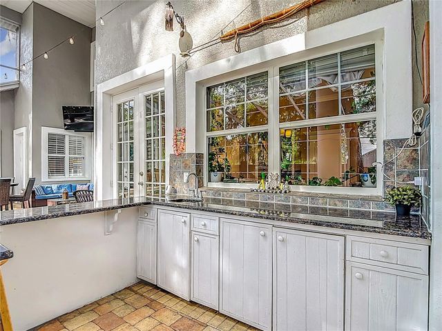 2425 VALRICO FOREST DRIVE, Valrico, FL 33594