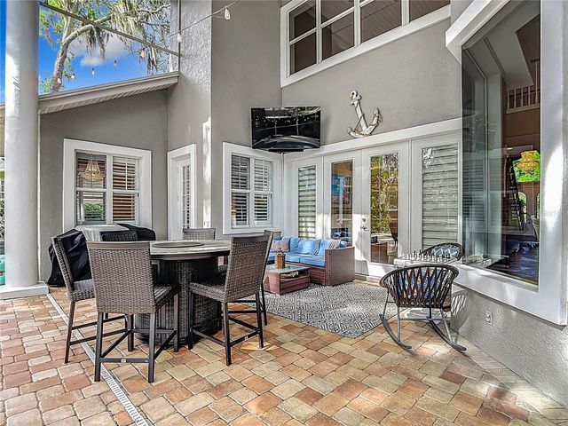 2425 VALRICO FOREST DRIVE, Valrico, FL 33594