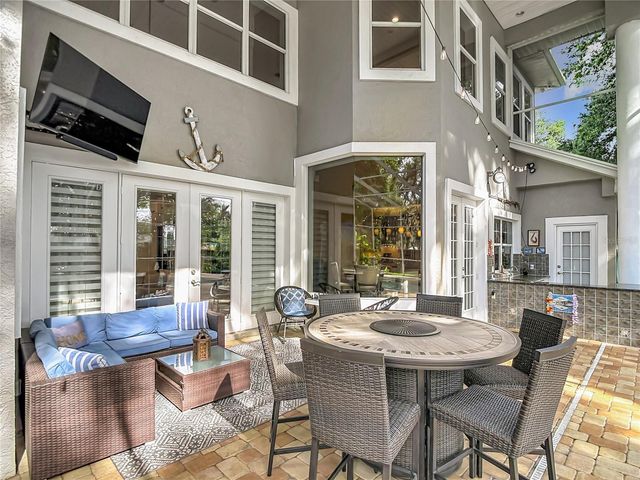 2425 VALRICO FOREST DRIVE, Valrico, FL 33594