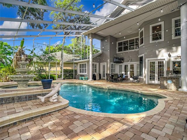 2425 VALRICO FOREST DRIVE, Valrico, FL 33594