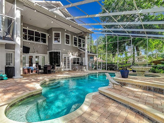 2425 VALRICO FOREST DRIVE, Valrico, FL 33594