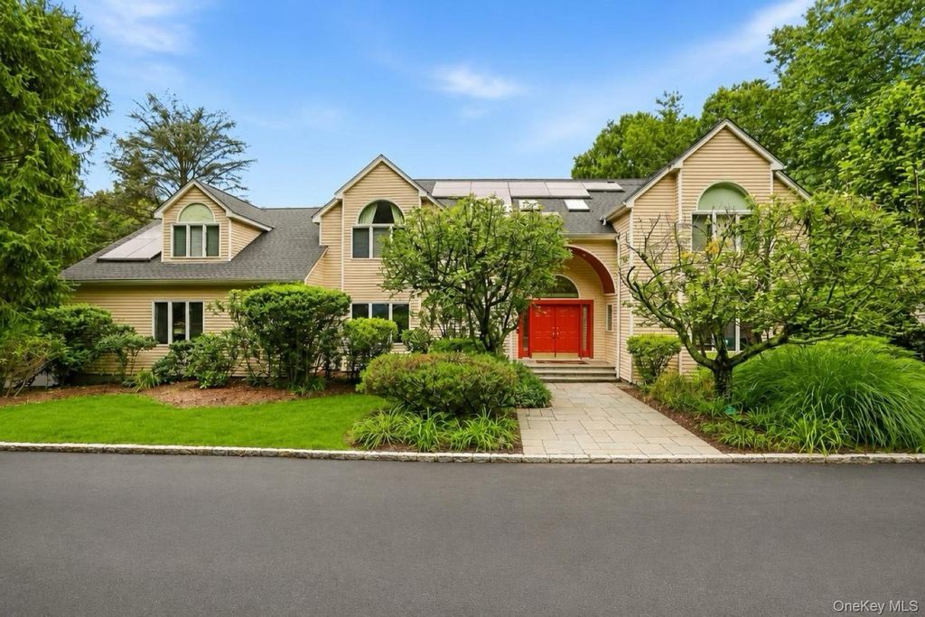 48 Random Farms Circle, Chappaqua, NY 10514 — exterior