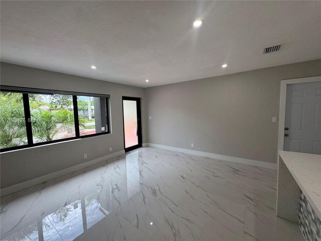 919 NE 4th Court, Hallandale Beach, FL 33009