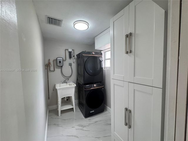 919 NE 4th Court, Hallandale Beach, FL 33009