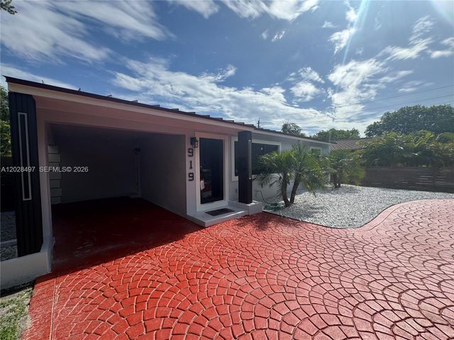 919 NE 4th Court, Hallandale Beach, FL 33009