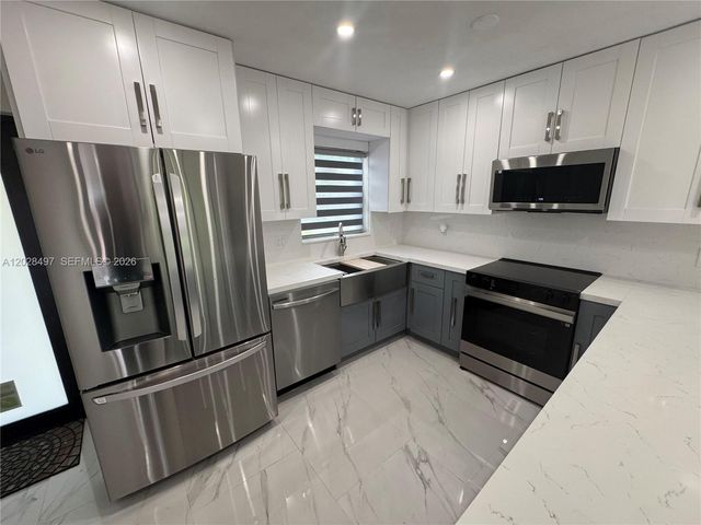 919 NE 4th Court, Hallandale Beach, FL 33009
