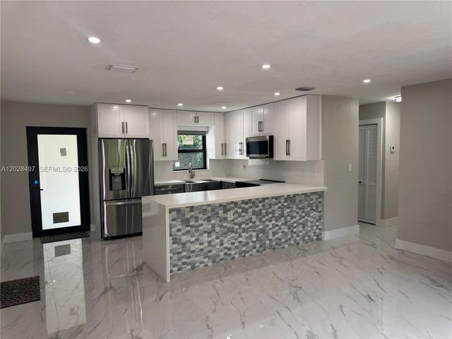 919 NE 4th Court, Hallandale Beach, FL 33009