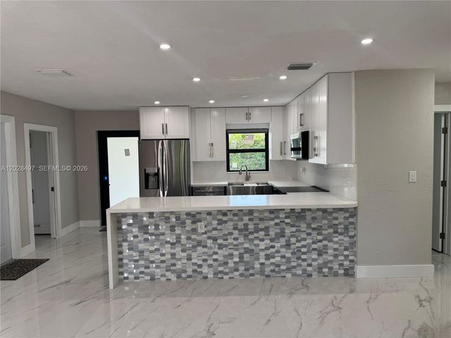 919 NE 4th Court, Hallandale Beach, FL 33009
