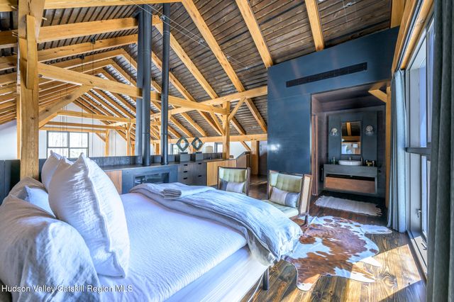 890 Bald Mountain Road, Austerlitz, NY 12017