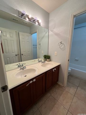 15810 COTTON TAIL LN, San Antonio, TX 78255