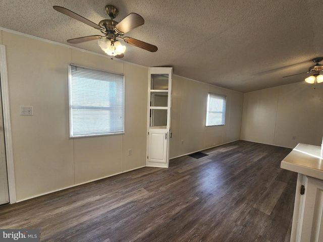 63 WALKER AVE, Gettysburg, PA 17325