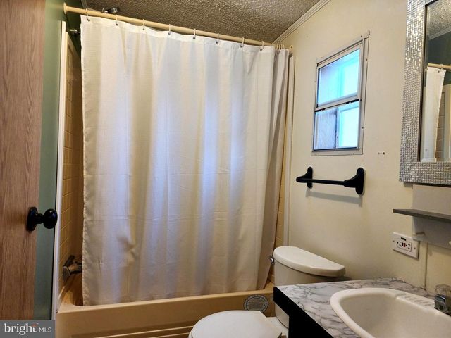 63 WALKER AVE, Gettysburg, PA 17325