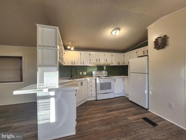 63 WALKER AVE, Gettysburg, PA 17325