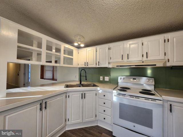 63 WALKER AVE, Gettysburg, PA 17325