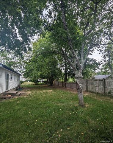 544 Meade Avenue, Bellport, NY 11713