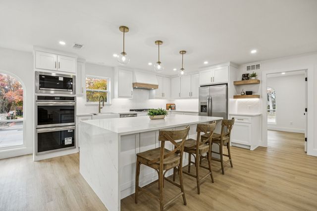 3401 Valley View Lane, Garland, TX 75043