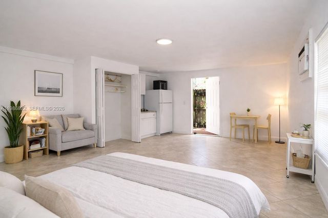 35 Virginia Rd 1, West Park, FL 33023