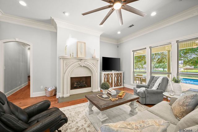 35000 Harmony Ln, Denham Springs, LA 70706