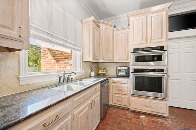 35000 Harmony Ln, Denham Springs, LA 70706