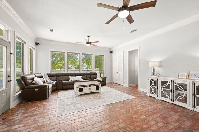 35000 Harmony Ln, Denham Springs, LA 70706