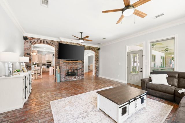 35000 Harmony Ln, Denham Springs, LA 70706