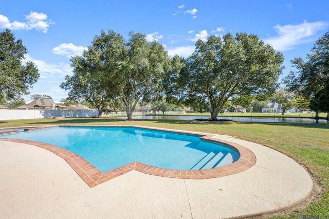 35000 Harmony Ln, Denham Springs, LA 70706