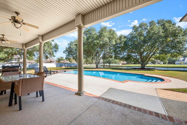 35000 Harmony Ln, Denham Springs, LA 70706