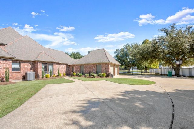 35000 Harmony Ln, Denham Springs, LA 70706