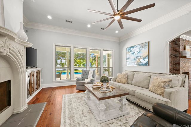 35000 Harmony Ln, Denham Springs, LA 70706