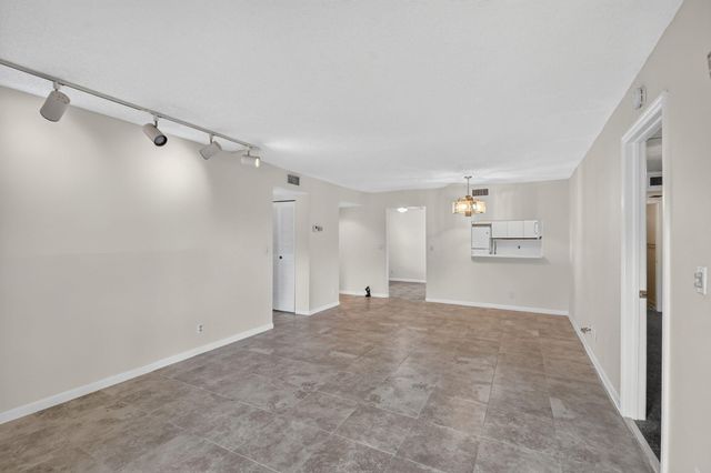 7665 TAHITI Lane 104, Lake Worth, FL 33467