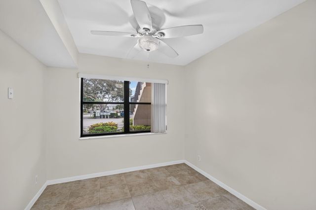 7665 TAHITI Lane 104, Lake Worth, FL 33467