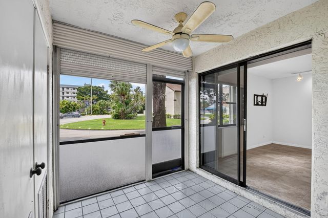 7665 TAHITI Lane 104, Lake Worth, FL 33467