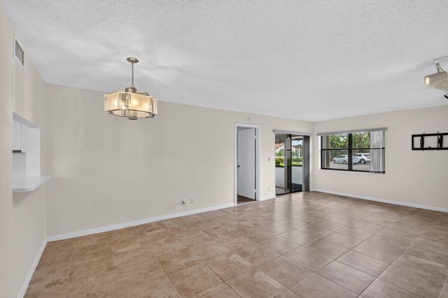 7665 TAHITI Lane 104, Lake Worth, FL 33467